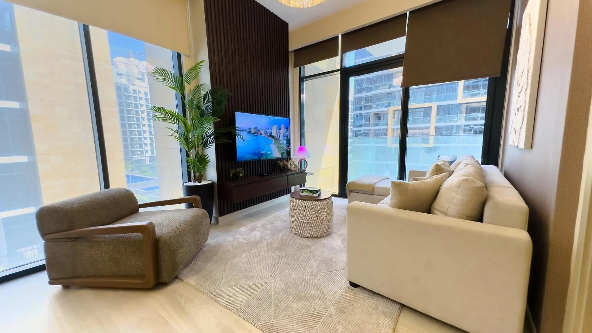 Pool View 1Br Modern & Stylish Apartment Dubai