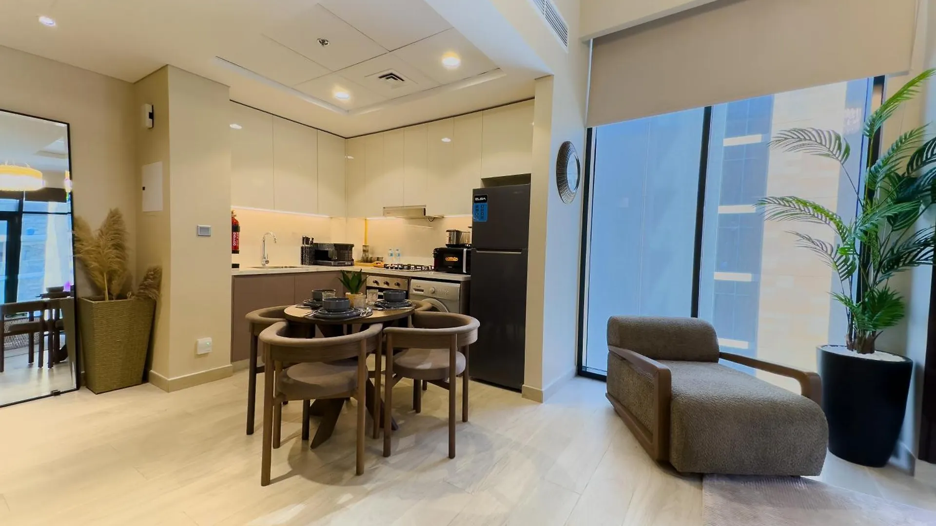 Pool View 1Br Modern & Stylish Apartment Dubai